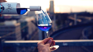 Blue wine, Gik